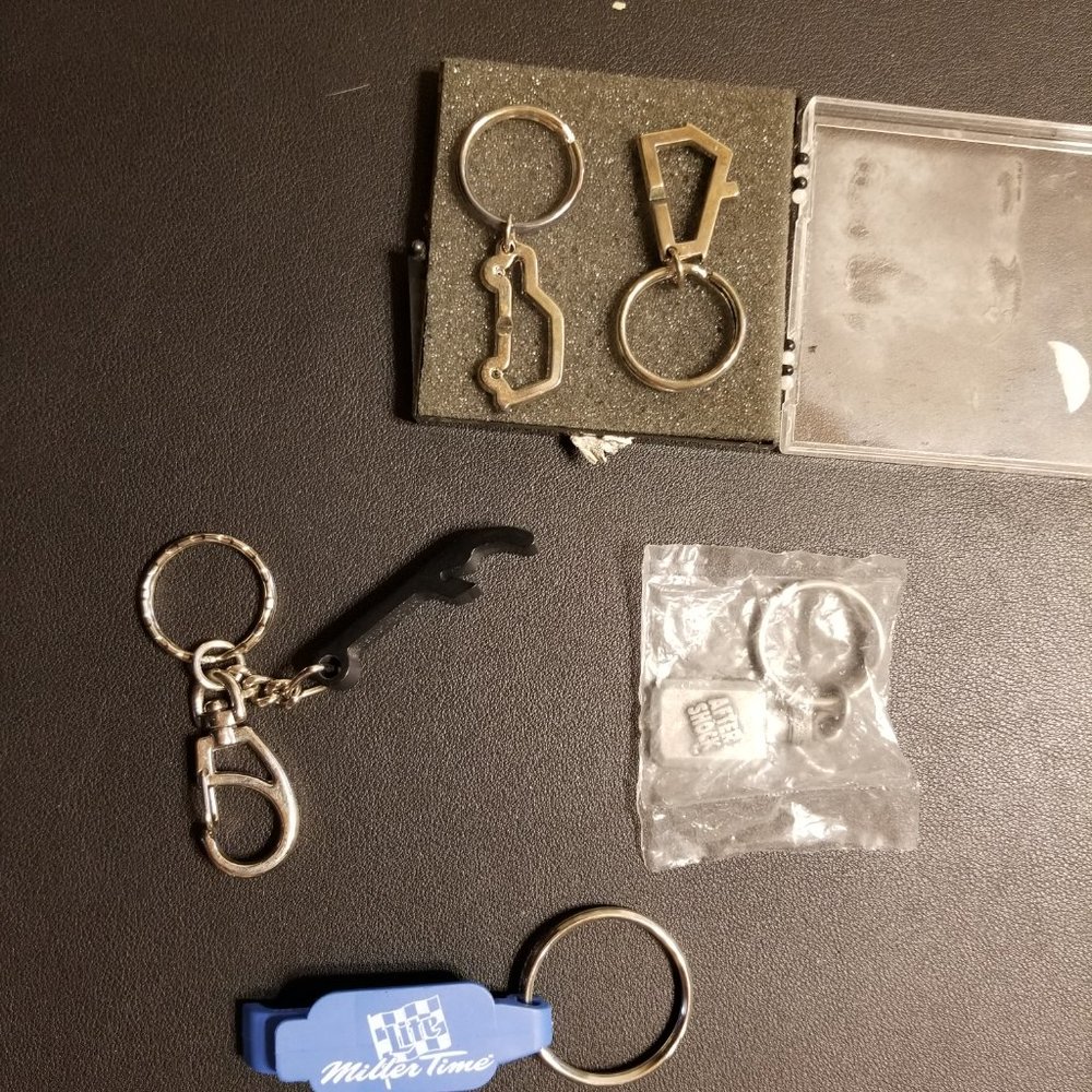 lot of key chains vintage - Picture 2 of 5